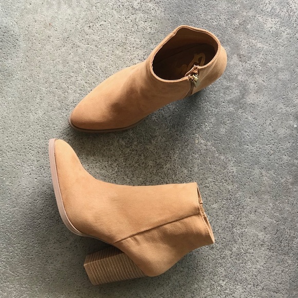 1 Left! Qupid Tiber Camel Suede Wood Heeled Bootie - Picture 2 of 8